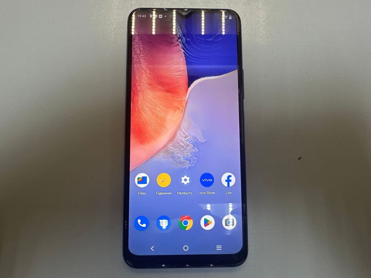 Vivo y15s 3/32gb