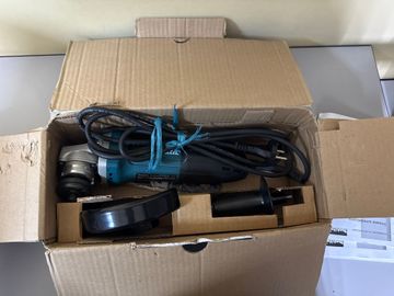 Б/у Угловая шлифмашина Makita ga5030 01-200795399