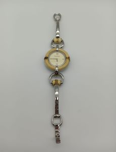 Б/у Часы Gucci 132.4 01-200745342