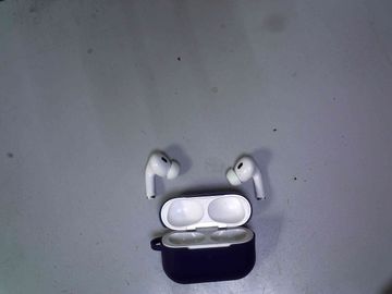 Б/в Навушники Apple airpods pro 2nd generation with magsafe charging case usb-c 01-200881892