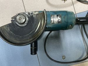 Б/в Кутова шліфмашина Makita ga9020 01-200902833