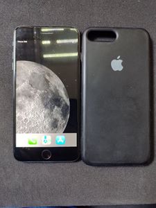 Б/в Мобільний телефон Apple iphone 8 plus 64gb 01-200914256