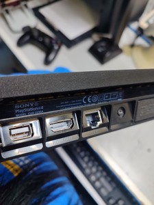 Б/у Игровая приставка Sony playstation 4 slim 1tb 01-200924508