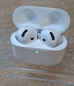 Б/в Навушники Apple airpods 4 with active noise cancellation 01-200976544
