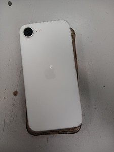Б/в Мобільний телефон Apple iphone 16e 256gb 01-201039009