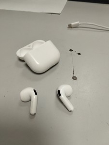 Б/в Навушники Apple airpods 4 01-201045696