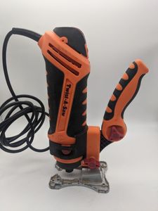 01-200549990: Renovator twist-a-saw