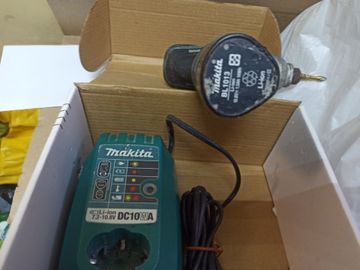 01-200609110: Makita td090d 1акб 1.3ah зп кейс