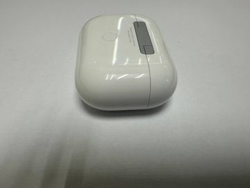 01-200767052: Apple airpods pro 2nd generation with magsafe charging case usb-c