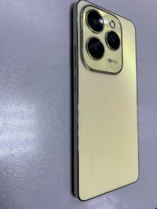 Б/в Мобільний телефон Infinix hot 40 8/256gb 01-200801620