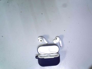 Б/в Навушники Apple airpods pro 2nd generation with magsafe charging case usb-c 01-200881892