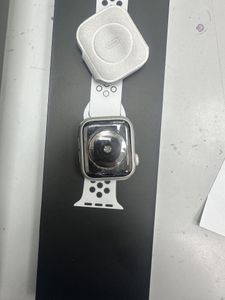 Б/в Смарт-годинник Apple watch series 4 gps 40mm aluminium case 01-200891608