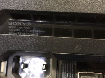 Б/в Ігрова приставка Sony playstation 4 pro 1tb + 2 джойстика 01-200896456