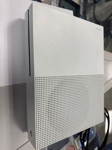 Б/в Ігрова приставка Microsoft xbox one s 1tb 01-200914702