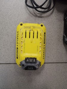 Б/в Перфоратор Stanley fatmax sfmch900 / 2акб 4ah / зп 01-200988797