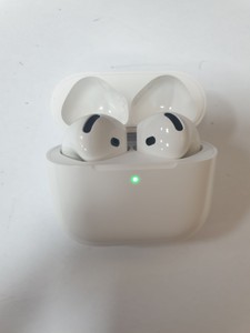 Б/в Навушники Apple airpods 4 01-201031921