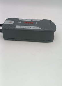 Б/в Автомобільний зарядний пристрій Bosch c3 01-201042524