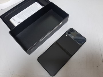 Б/в Мобільний телефон Samsung galaxy z flip3 5g sm-f711b 8/128gb 01-201116633