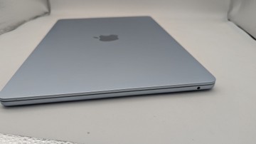 Б/в Ноутбук Apple macbook air 15" 2025 01-201140427