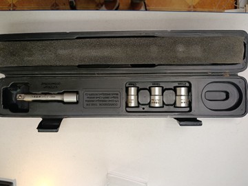 Б/в Ключ динамометричний S&R 1/2 28-210nm 01-201160388