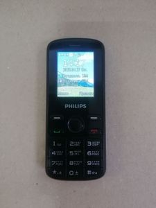 Б/в Мобільний телефон Philips xenium e111 01-200487094