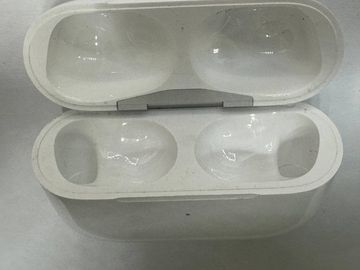 01-200767052: Apple airpods pro 2nd generation with magsafe charging case usb-c