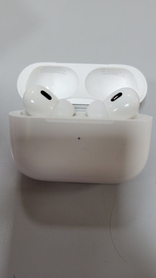 airpods pro 2nd generation with magsafe charging case usb-c
