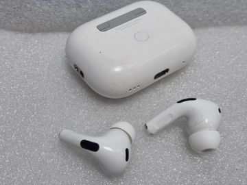 01-200783157: Apple airpods pro 2nd generation with magsafe charging case usb-c