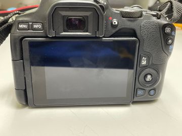 Б/у Фотоаппарат Canon eos 250d kit 18-55mm ef-s is stm 01-200804556