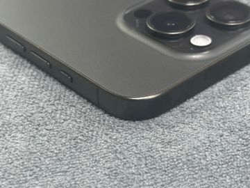 Б/в Мобільний телефон Apple iphone 15 pro 256gb 01-200809792