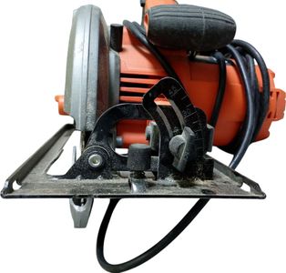 Б/у Пила дисковая Black&Decker cs1550 01-200777429