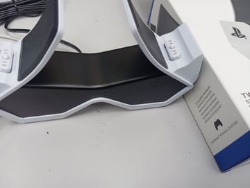 Б/в Зарядний пристрій для геймпада Sony dualsense charging station 01-200836265