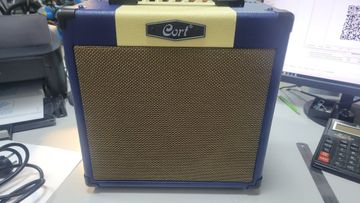 Б/в Комбопідсилювач Cort cm15r db 01-200881552