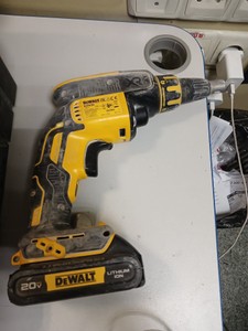 Б/в Шурупокрут Dewalt dcf620p2k 01-200975837