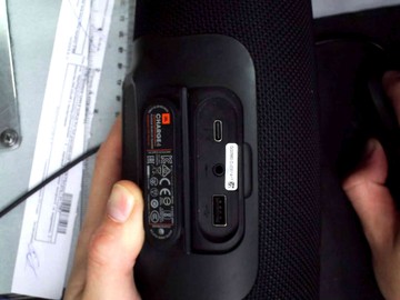 Б/у Акустика Jbl charge 4 01-201007735