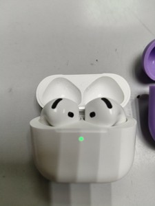 Б/в Навушники Apple airpods 4 01-201031345