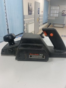 Б/в Електрорубанок Black&Decker sr 600 01-201074893