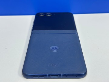 Б/в Мобільний телефон Motorola razr 60 8/256gb 01-201123679