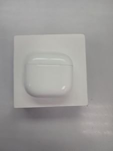 01-200744706: Apple airpods 4 with active noise cancellation