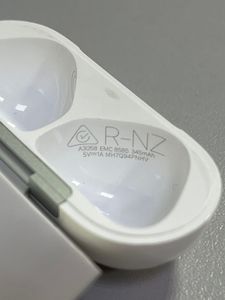 01-200798029: Apple airpods 4