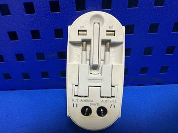 Б/в Зарядний пристрій Macally macally lpptc universal power plug adapter 01-200805242