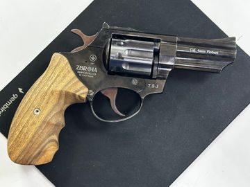 Б/у Пневматический пистолет Zbroia profi 3 дерево 01-200814251