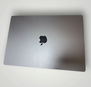 Б/у Ноутбук Apple macbook pro 16" 2023 01-200781012