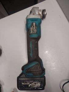 Б/у Угловая шлифмашина Makita dga 506 + 2акб + зп 01-200833431