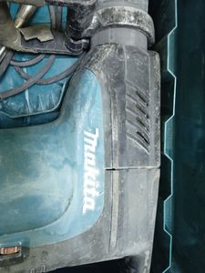 Б/в Відбійний молот Makita hm1203c 01-200841242