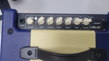 Б/в Комбопідсилювач Cort cm15r db 01-200881552