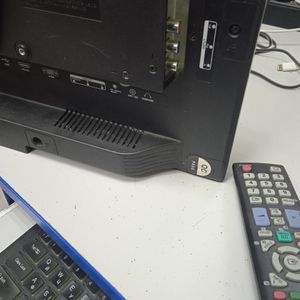 Б/у Телевизор Saturn led19hd200u 01-200905566