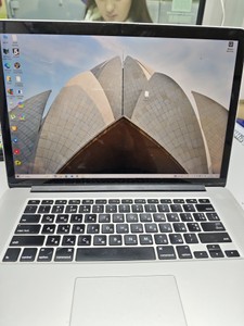 Б/в Ноутбук Apple macbook pro a1398 /екр 15,4 /core i7 2,3ghz /ram 16gb /ssd 256gb /intel iris pro 01-200927043