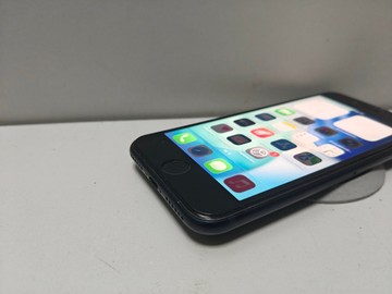 Б/в Мобільний телефон Apple iphone se 2022 128gb 01-200962736