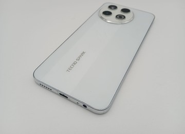 Б/в Мобільний телефон Tecno spark 30 pro kl7 8/256gb 01-200986794